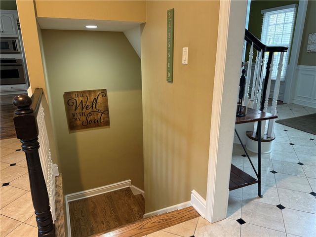 227 Edelweiss Dr, Mccandless, PA 15090