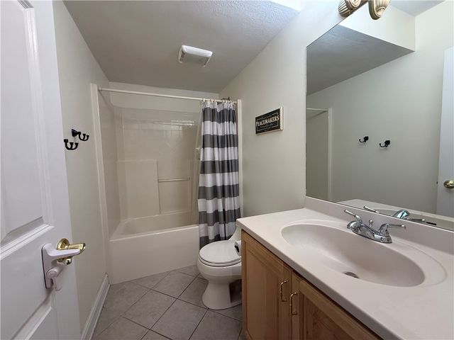 227 Edelweiss Dr, Mccandless, PA 15090