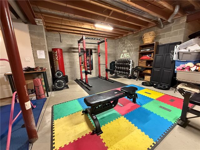 227 Edelweiss Dr, Mccandless, PA 15090