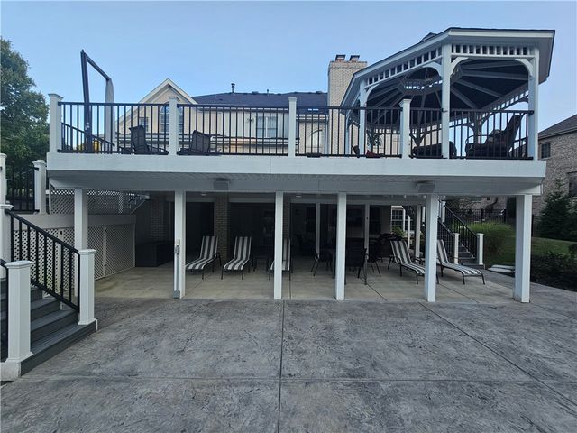 227 Edelweiss Dr, Mccandless, PA 15090