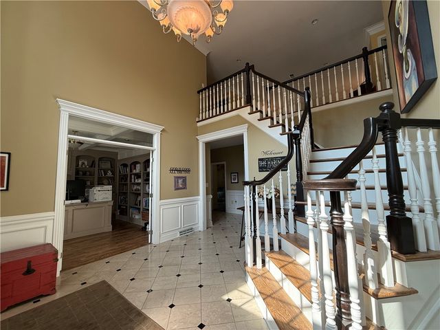 227 Edelweiss Dr, Mccandless, PA 15090