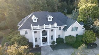 227 Edelweiss Dr, Mccandless, PA 15090