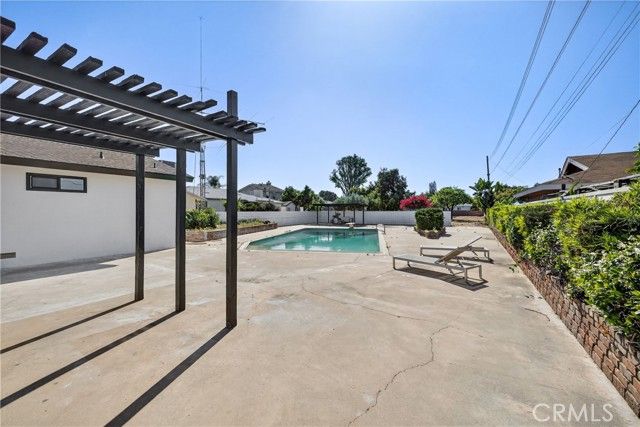 15529 Cornuta, Bellflower, CA 90706