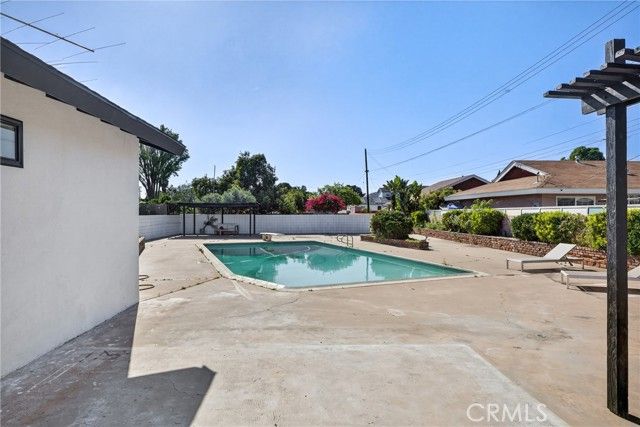15529 Cornuta, Bellflower, CA 90706