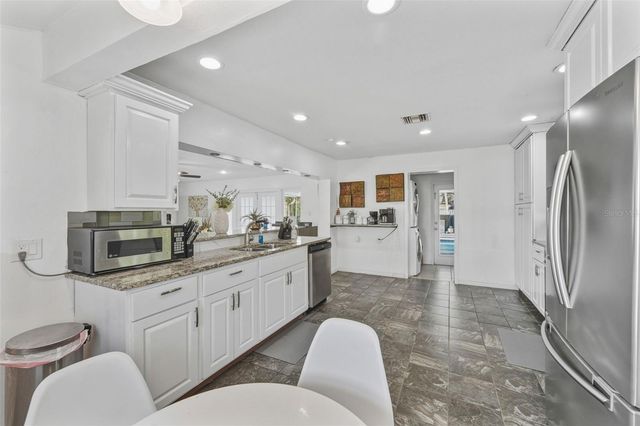 5017 STOLLS AVENUE, Tampa, FL 33615