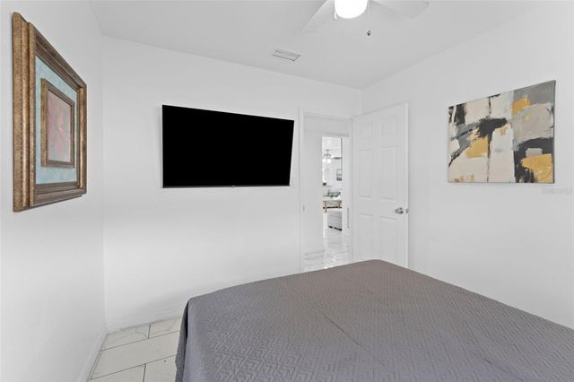 5017 STOLLS AVENUE, Tampa, FL 33615