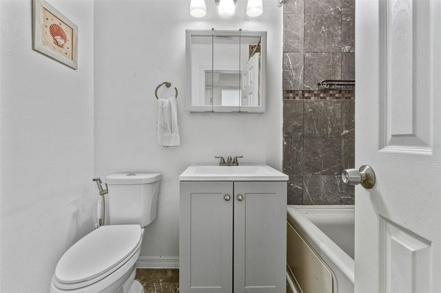 5017 STOLLS AVENUE, Tampa, FL 33615