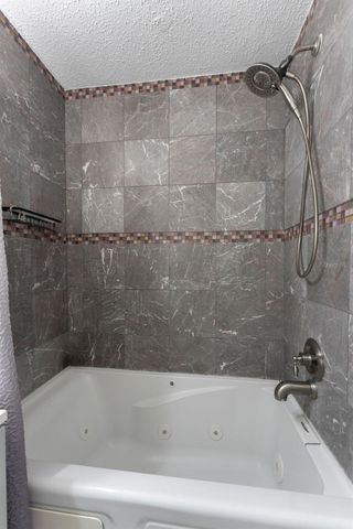 5017 STOLLS AVENUE, Tampa, FL 33615