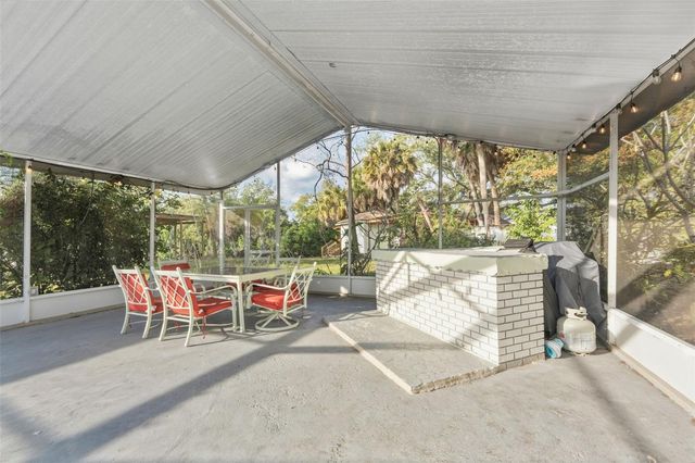 5017 STOLLS AVENUE, Tampa, FL 33615