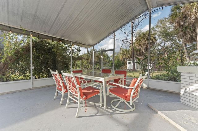 5017 STOLLS AVENUE, Tampa, FL 33615