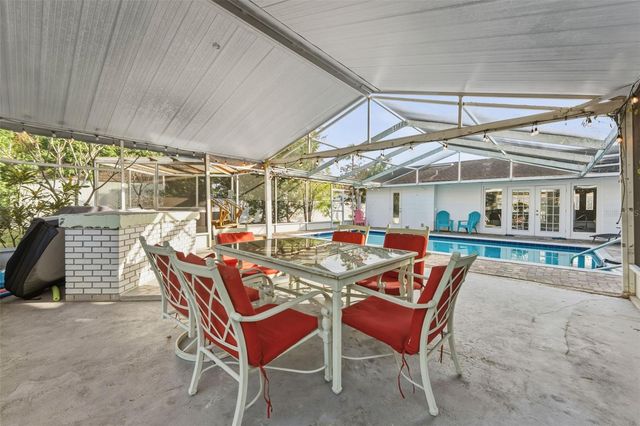 5017 STOLLS AVENUE, Tampa, FL 33615