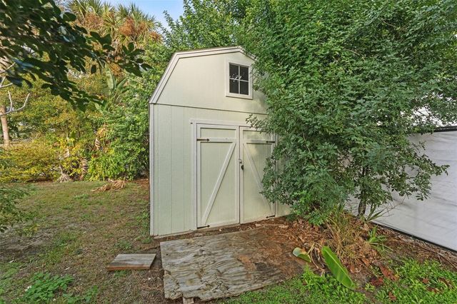 5017 STOLLS AVENUE, Tampa, FL 33615