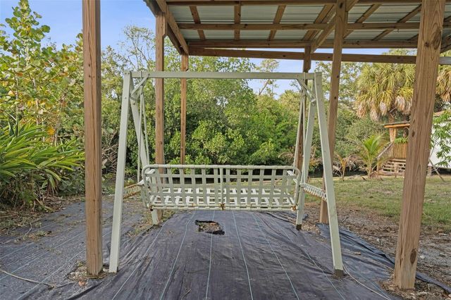 5017 STOLLS AVENUE, Tampa, FL 33615