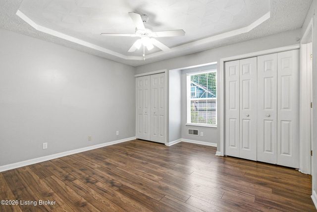 3107 Pine Trace Ct, Louisville, KY 40272