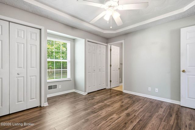 3107 Pine Trace Ct, Louisville, KY 40272