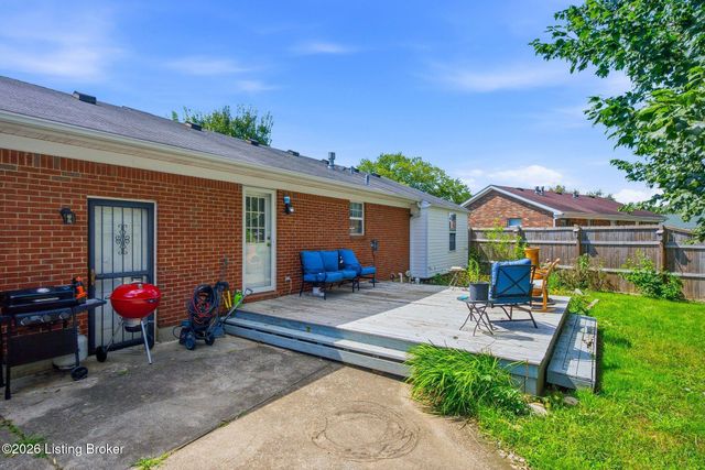 3107 Pine Trace Ct, Louisville, KY 40272