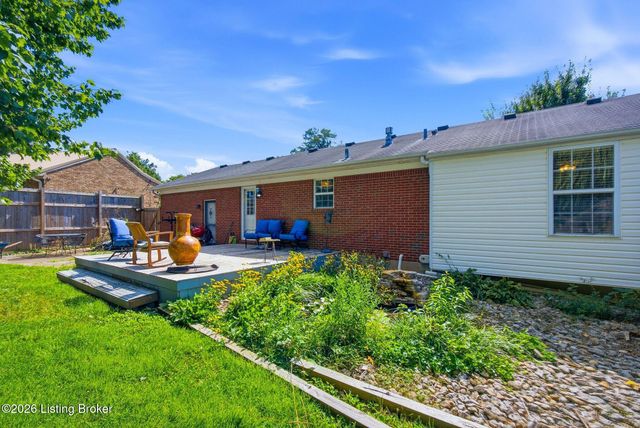 3107 Pine Trace Ct, Louisville, KY 40272