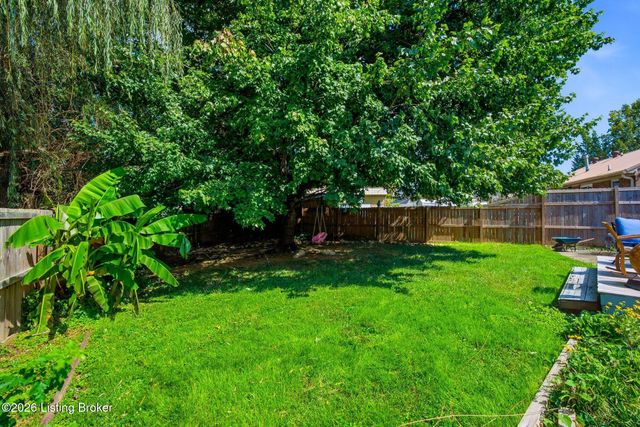 3107 Pine Trace Ct, Louisville, KY 40272