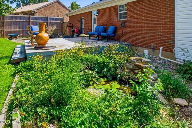 3107 Pine Trace Ct, Louisville, KY 40272