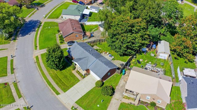3107 Pine Trace Ct, Louisville, KY 40272