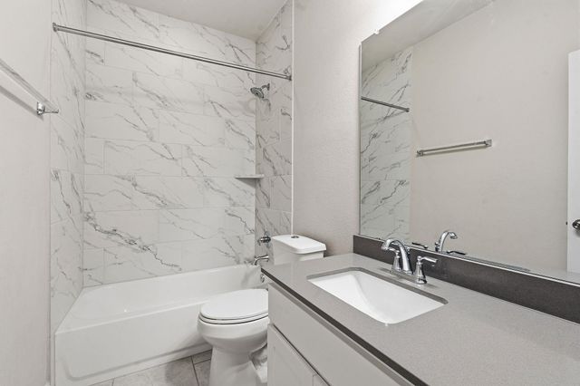 21204 Diamond CV, Lago Vista, TX 78645