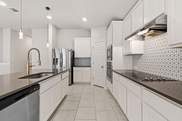 21204 Diamond CV, Lago Vista, TX 78645