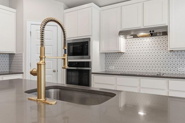 21204 Diamond CV, Lago Vista, TX 78645