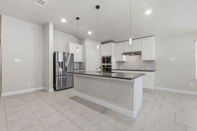 21204 Diamond CV, Lago Vista, TX 78645