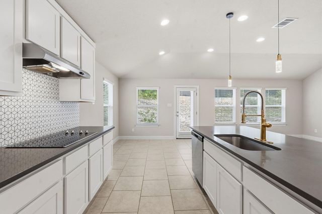 21204 Diamond CV, Lago Vista, TX 78645