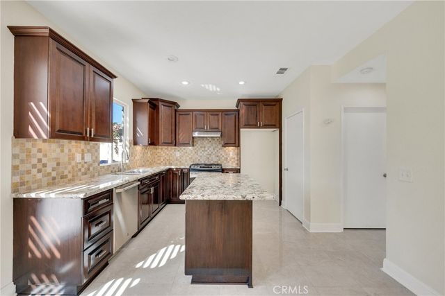 53 Boulder Creek Way, Irvine, CA 92602