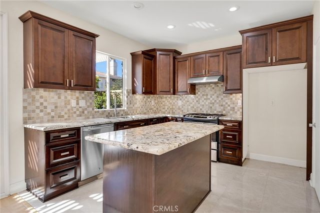 53 Boulder Creek Way, Irvine, CA 92602