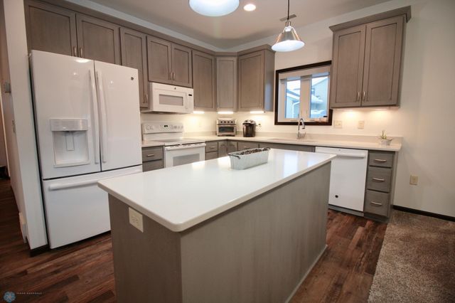 112 Dakota Drive, Hankinson, ND 58041