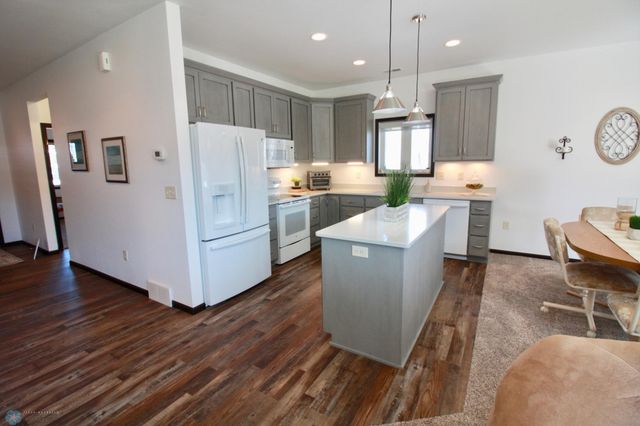112 Dakota Drive, Hankinson, ND 58041