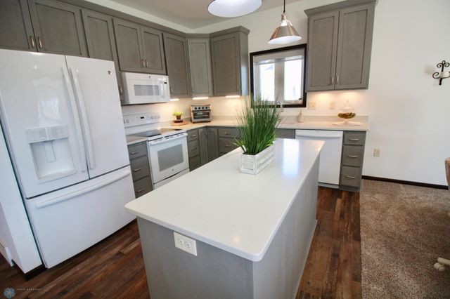 112 Dakota Drive, Hankinson, ND 58041