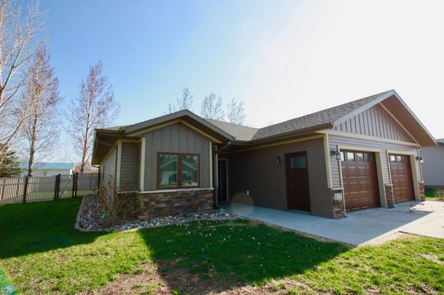 112 Dakota Drive, Hankinson, ND 58041
