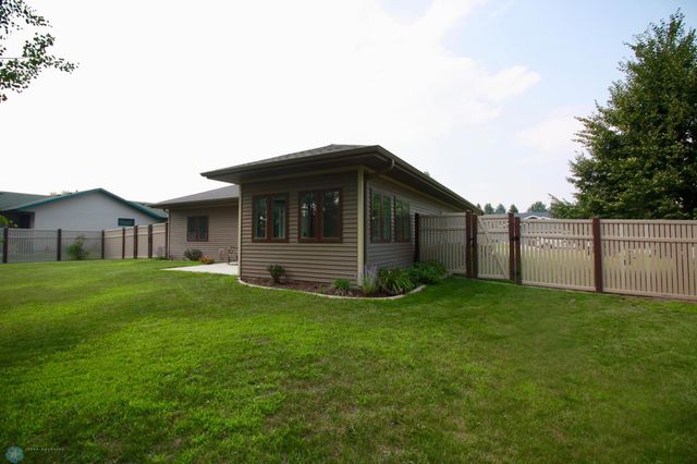 112 Dakota Drive, Hankinson, ND 58041