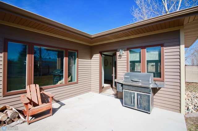 112 Dakota Drive, Hankinson, ND 58041