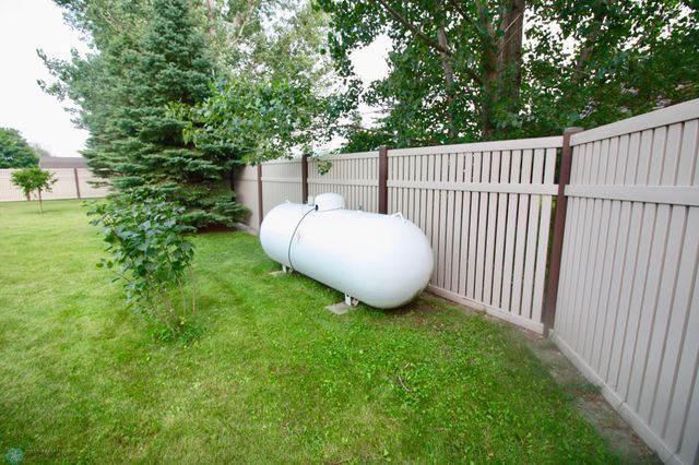 112 Dakota Drive, Hankinson, ND 58041