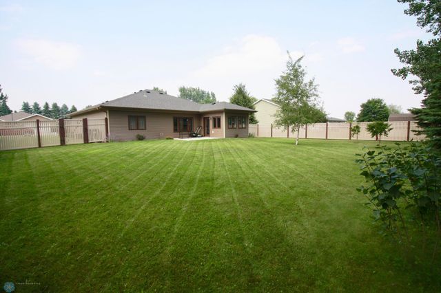 112 Dakota Drive, Hankinson, ND 58041