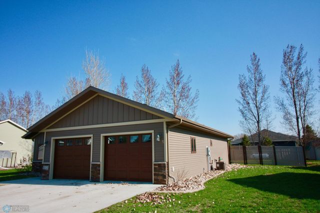 112 Dakota Drive, Hankinson, ND 58041