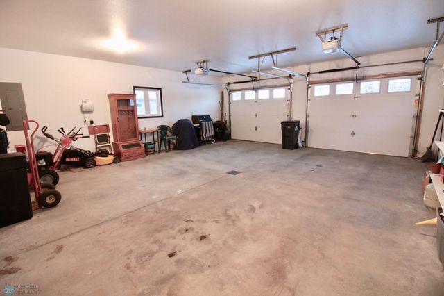 112 Dakota Drive, Hankinson, ND 58041