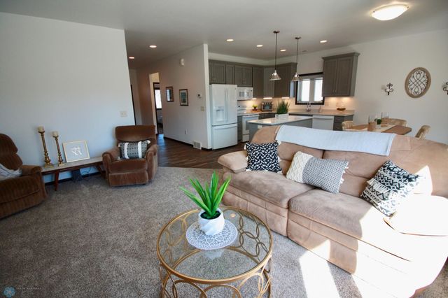 112 Dakota Drive, Hankinson, ND 58041