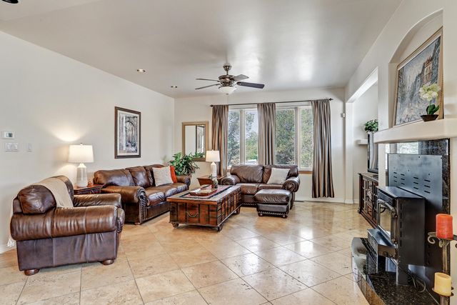 10421 Eagle Rock Avenue NE, Albuquerque, NM 87122