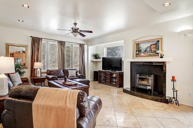 10421 Eagle Rock Avenue NE, Albuquerque, NM 87122