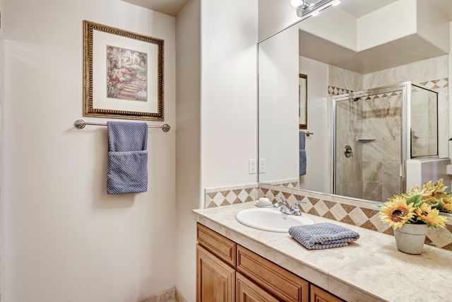 10421 Eagle Rock Avenue NE, Albuquerque, NM 87122