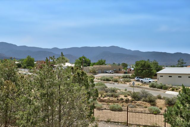 10421 Eagle Rock Avenue NE, Albuquerque, NM 87122