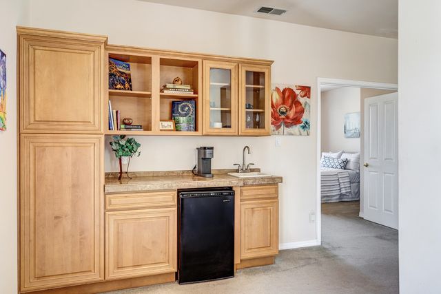 10421 Eagle Rock Avenue NE, Albuquerque, NM 87122