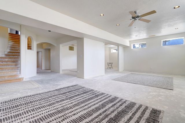 10421 Eagle Rock Avenue NE, Albuquerque, NM 87122