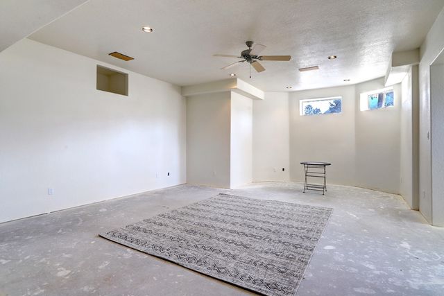 10421 Eagle Rock Avenue NE, Albuquerque, NM 87122