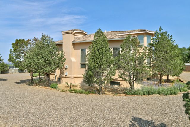 10421 Eagle Rock Avenue NE, Albuquerque, NM 87122